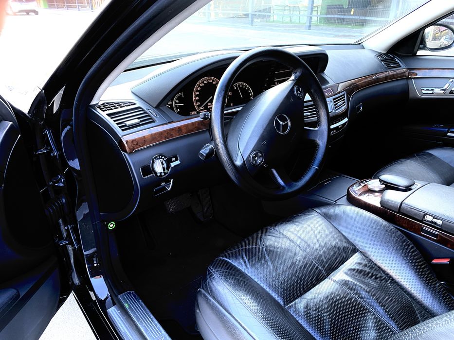 Меняю Мерседес на авто меньше, микроавтобус, домик в области, продам.