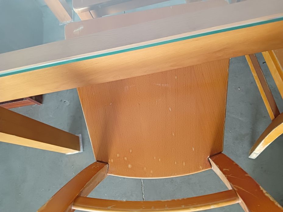 Mesa cozinha com Tampo de vidro e oferta das 4 cadeiras