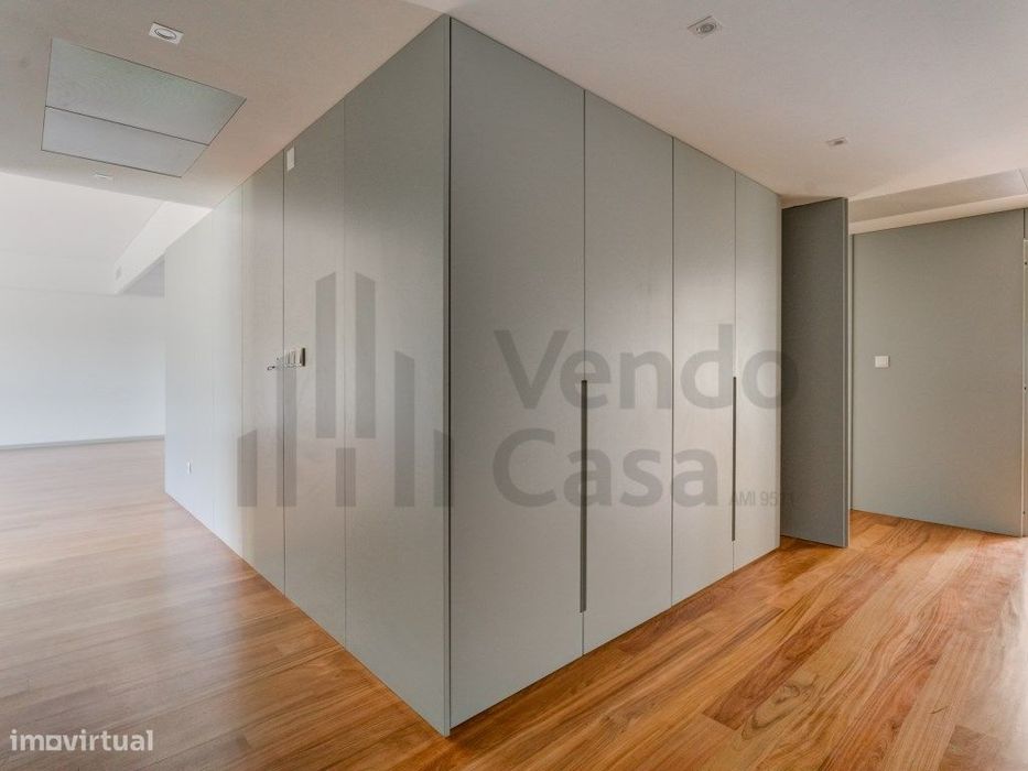 Vende-se Apartamento T4 -Luxo - Braga/Centro