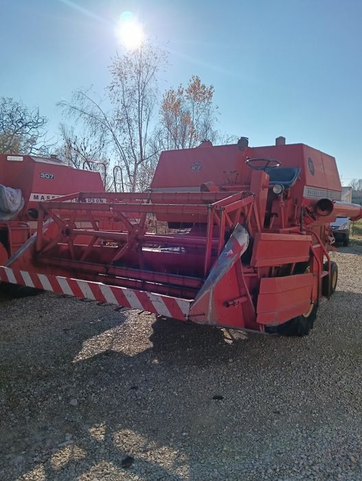 Massey Ferguson 187,186 MF kombajn zbożowy Massey Ferguson