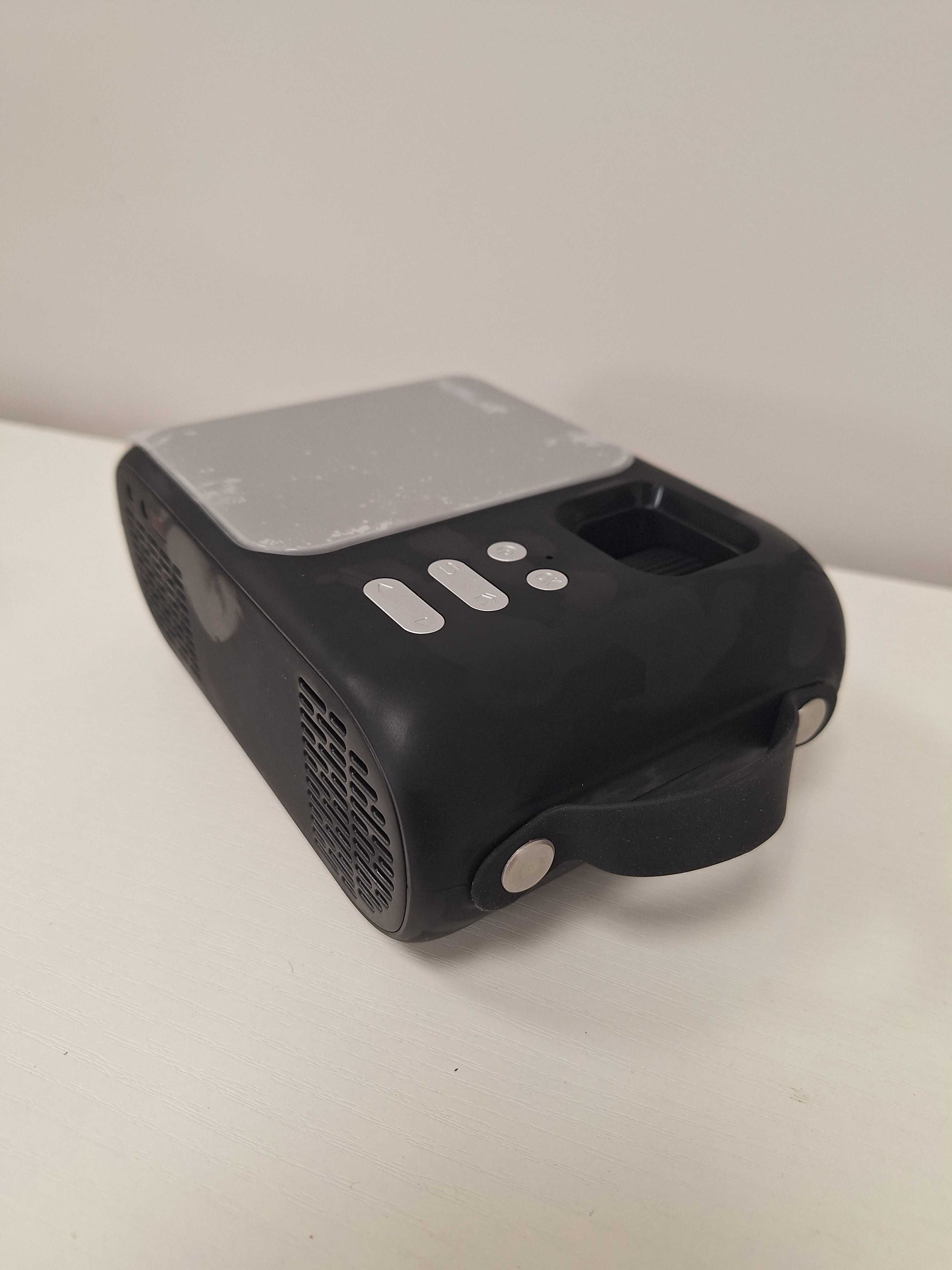 Projektor Horlat  WiFi 5G iOS USB HDMI 180'' BT CAST IOS
