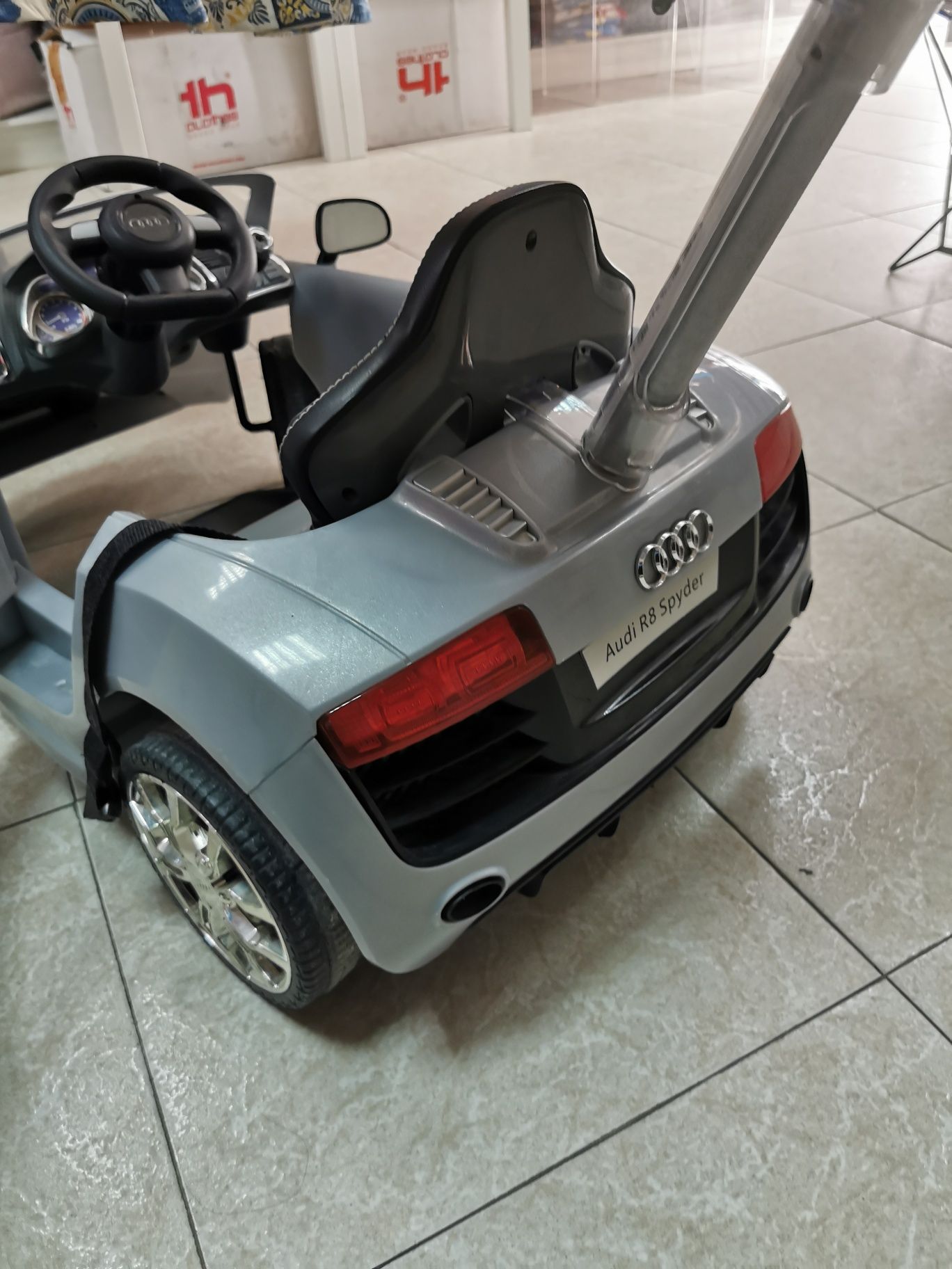 Carrinho de empurrar Audi R8 Spyder