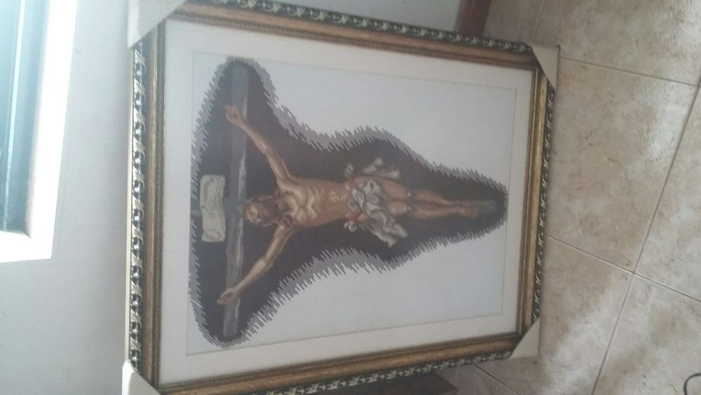 Quadro grande feito a ponto Cruz