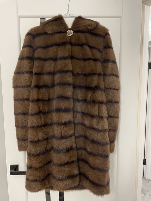 Продаю норкову шубку