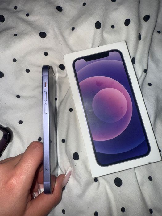 iPhone 12, w stanie bardzo  dobrym