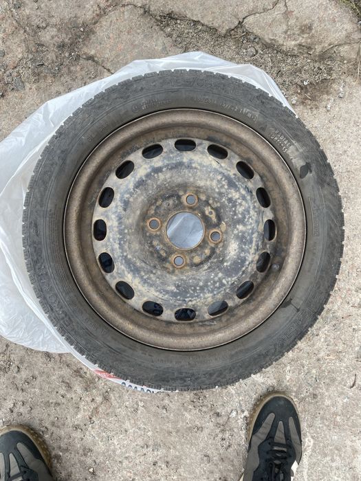 Диски з зимовими шинами