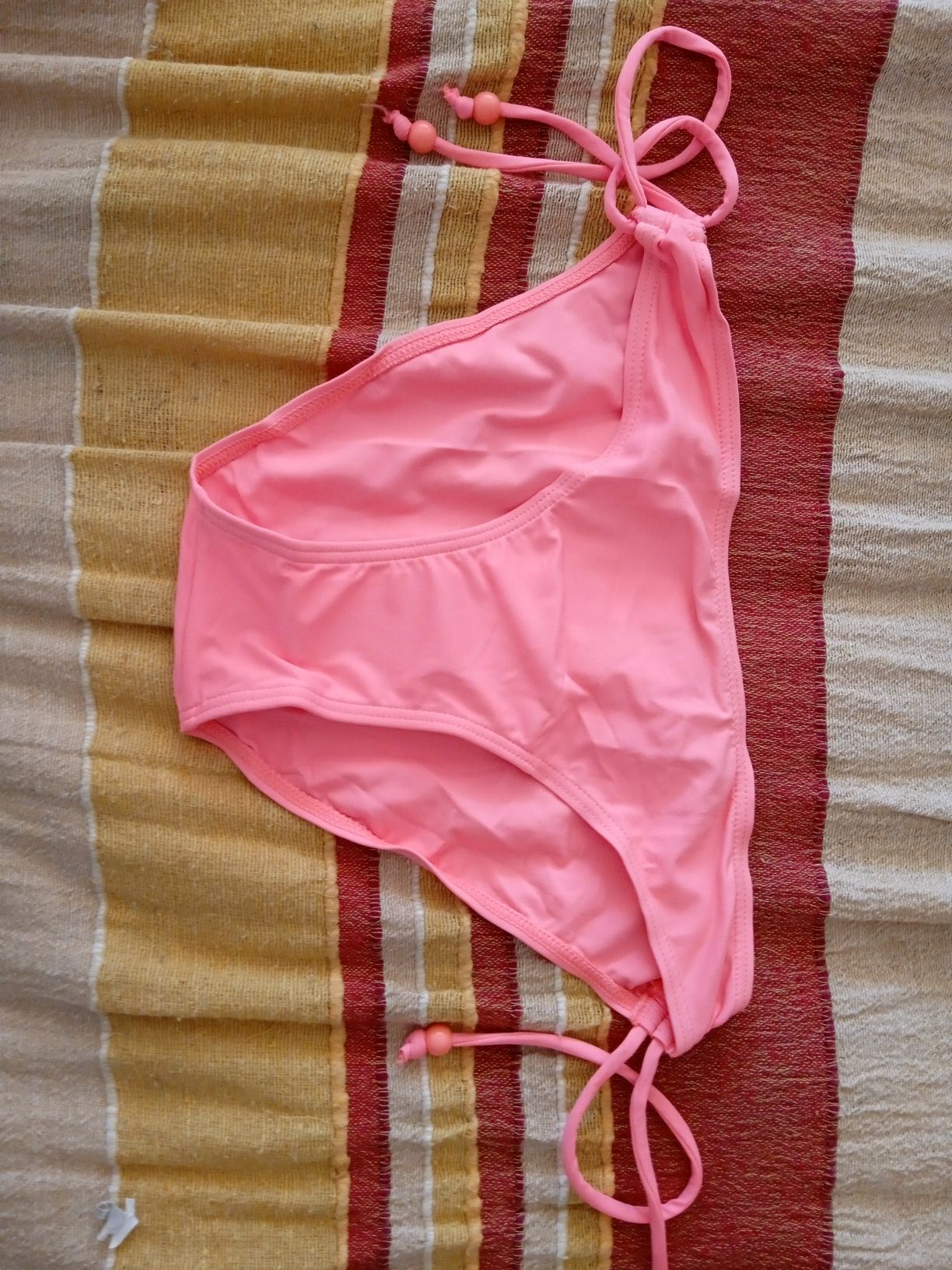Bikinis (parte cima + baixo) novos por estrear 5€