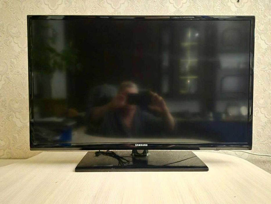 Телевізор Samsung 32" діагональ в ідеальному стані