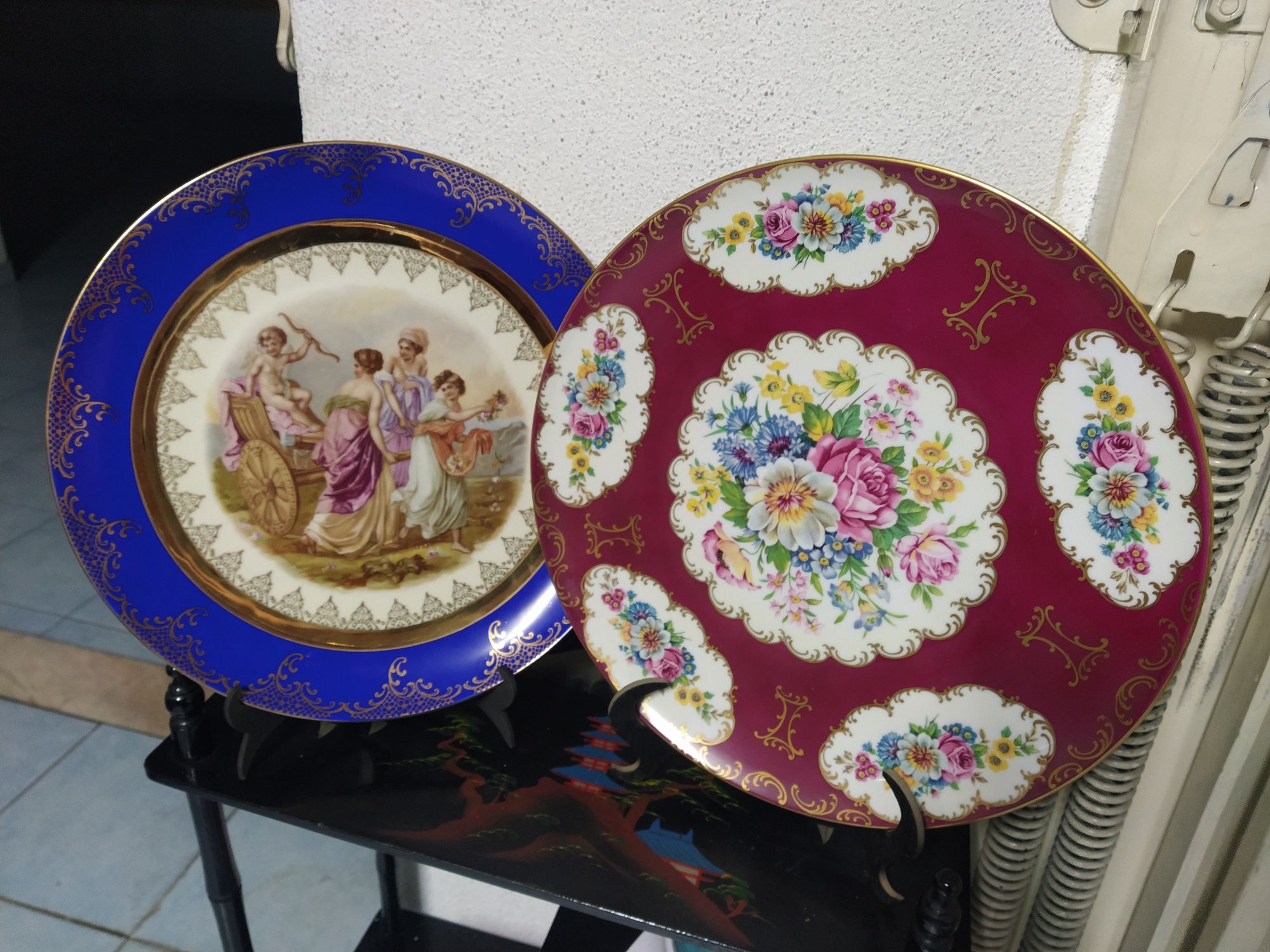Conjunto de 2 Pratos decorativos de Porcelana Bavaria