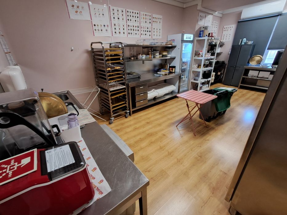 Trespasse de loja de restauração.  130 mil. Ótima oportunidade