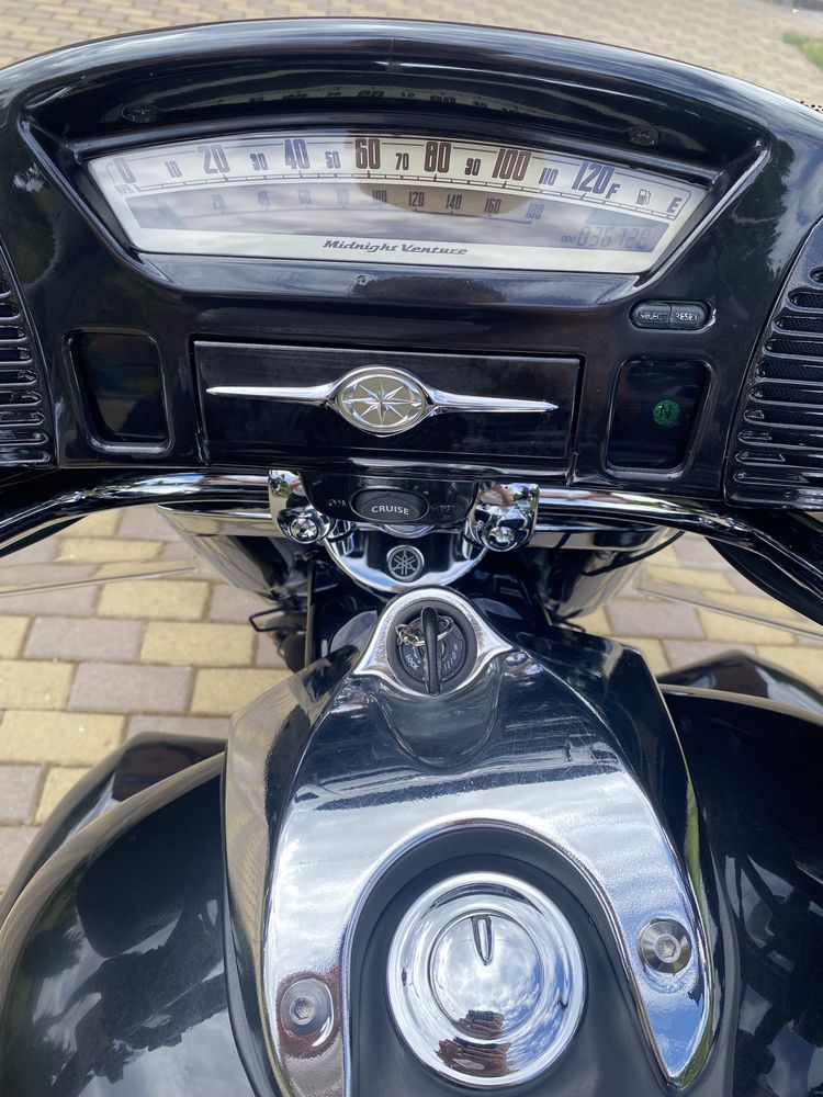 Yamaha XVZ 1300 Midnight Star Venture