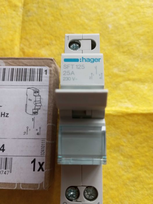 Перемикач введення резерву 1-0-2 Hager 25 А