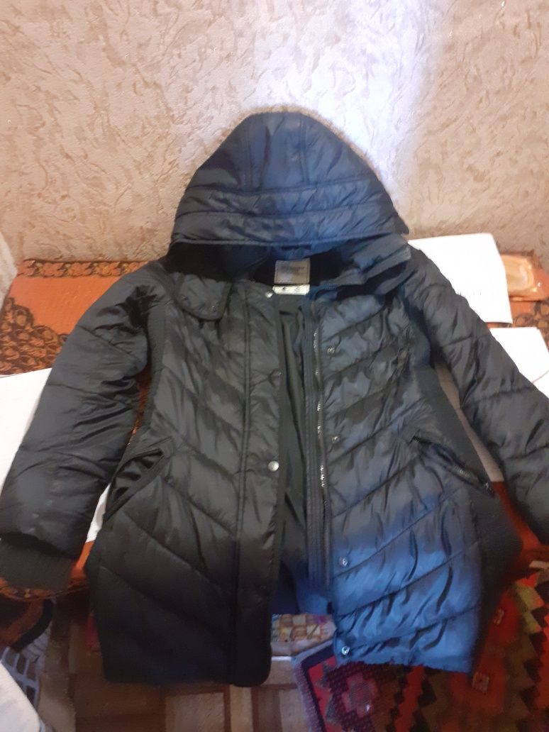 Продам женскую куртку пальто