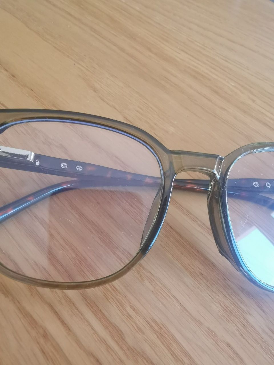 Okulary korekcyjne, oprawki na okulary