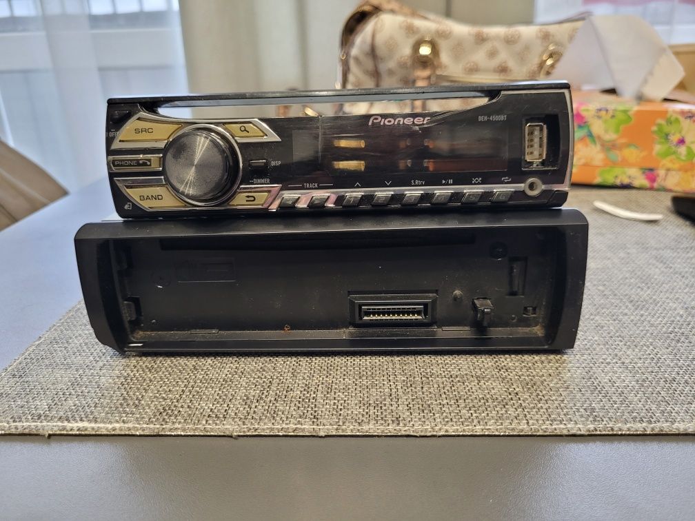 Radio samochodowe Pioneer 4x50W BLUETOOTH,USB/IPOD/IPHONE,DUAL AUX,RDS