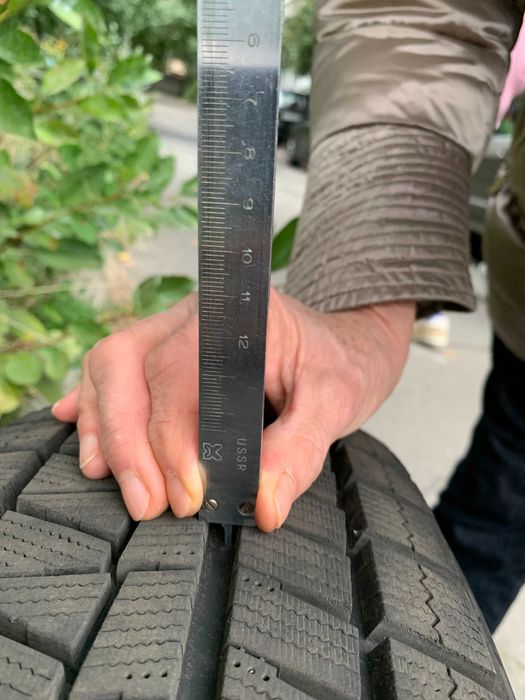 Зимові автошини BRIDGESTONE Blizzak Revo GZ 205/60R16 92S 4 шт.