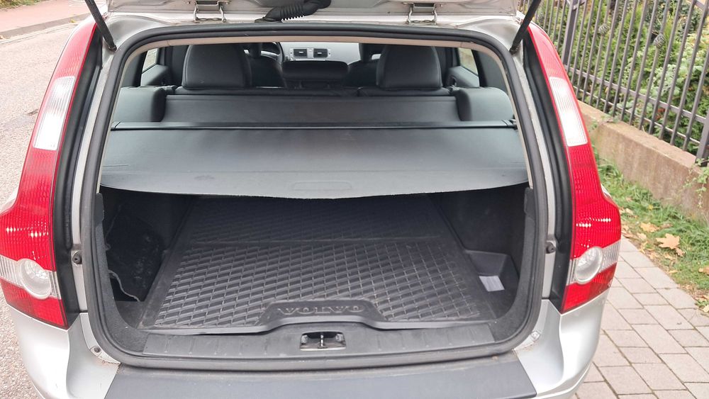 Volvo v50 2,0 benzyna ,klima ok ,super stan. Hak.2x koła