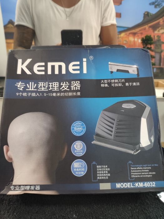 Máquina de Auto Corte Cabelo Kemei