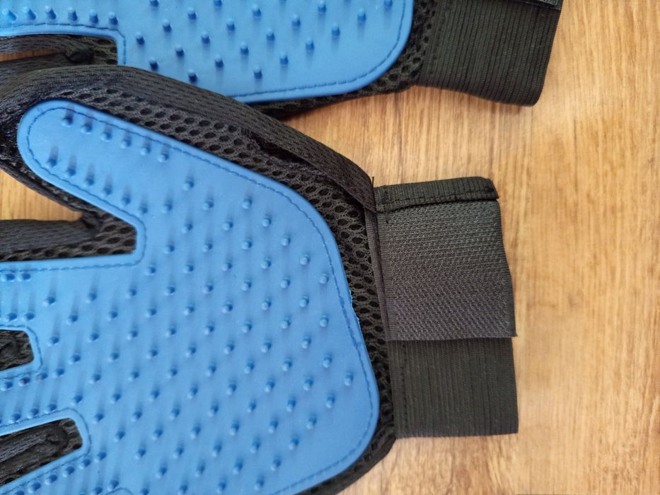 Rękawice do czesania sierści dla zwierząt