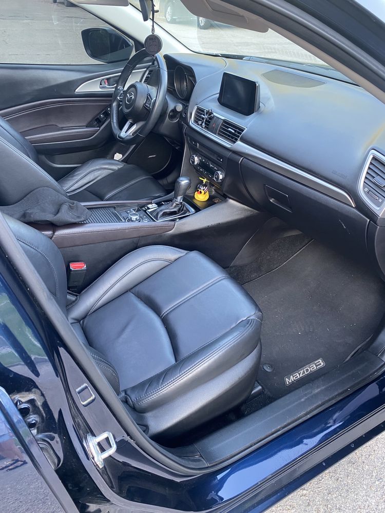 Продам Mazda 3 2018