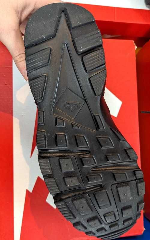 Buty sportowe Nike Huarache Run GS rozm. 37,5