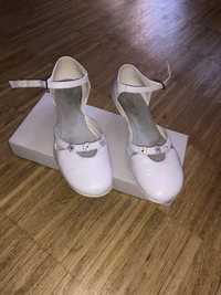 Buty komunujne - białe - dziewczynka - sandały