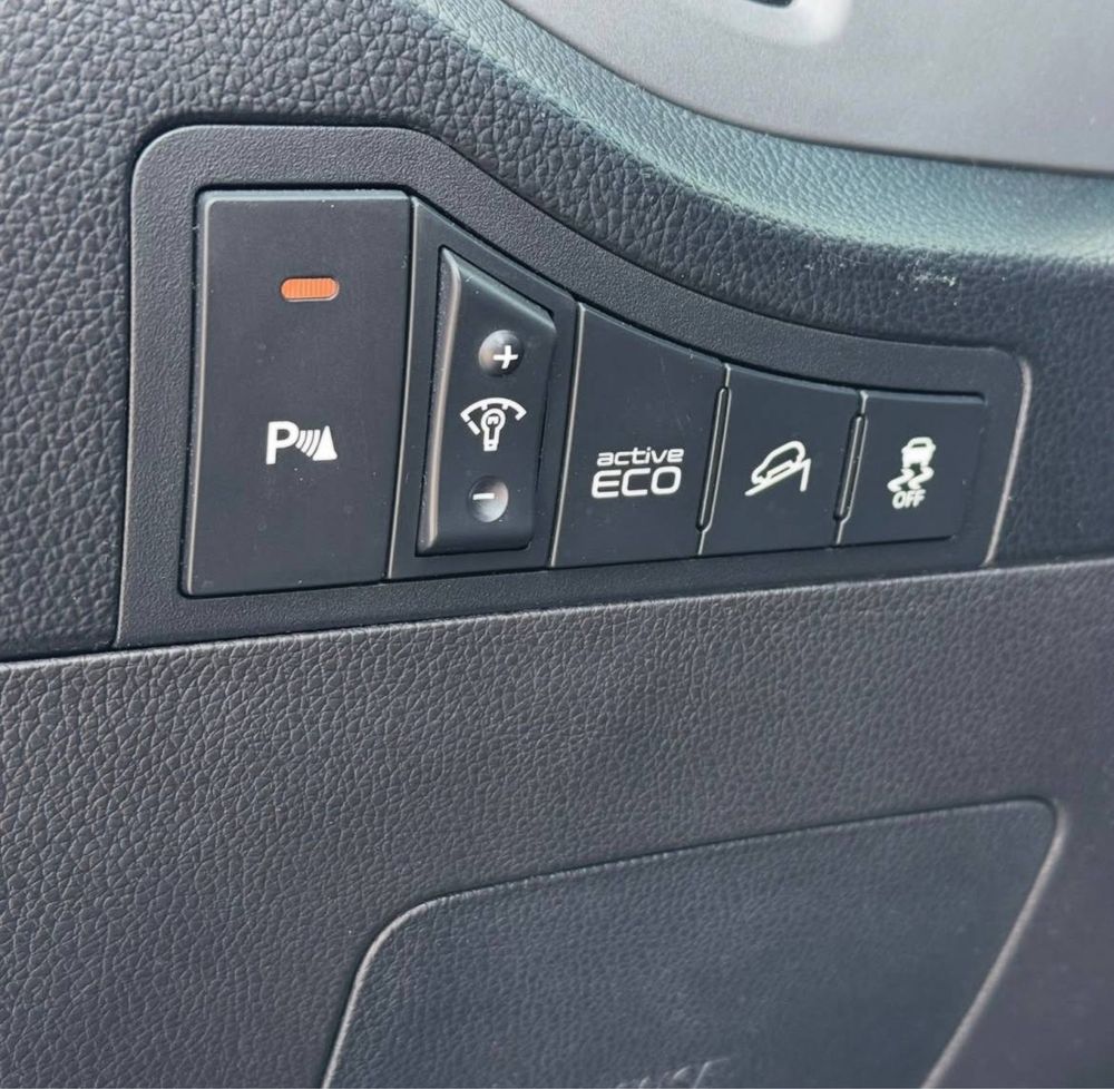 Продам Kia Sportage 2л