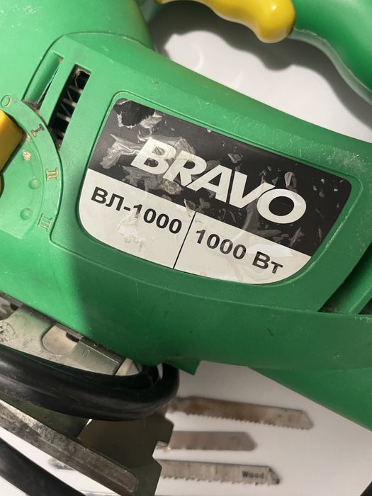 Лобзик з пилками