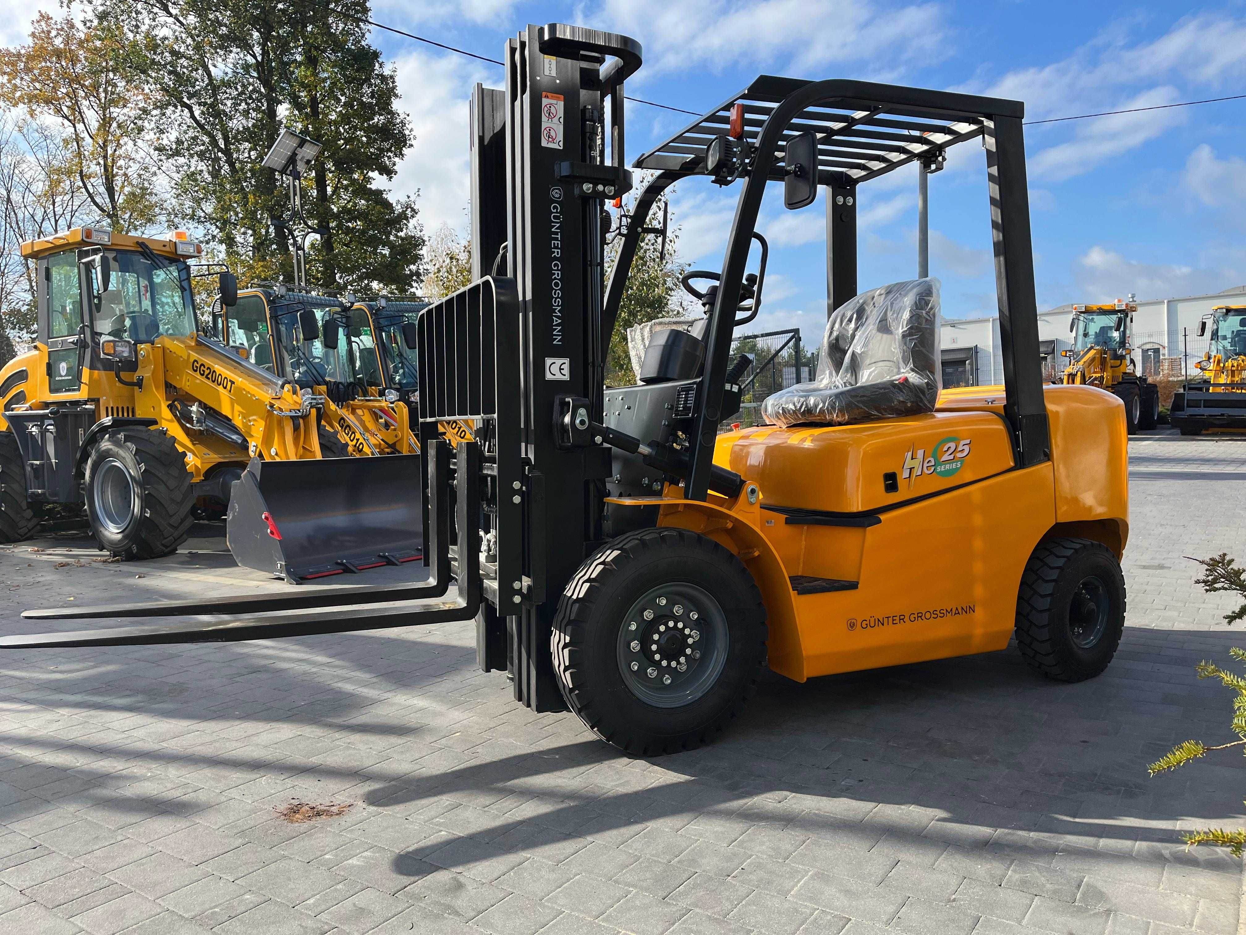 Nowy wózek widłowy Gunter Grossmann 2,5T triplex. Elektryk