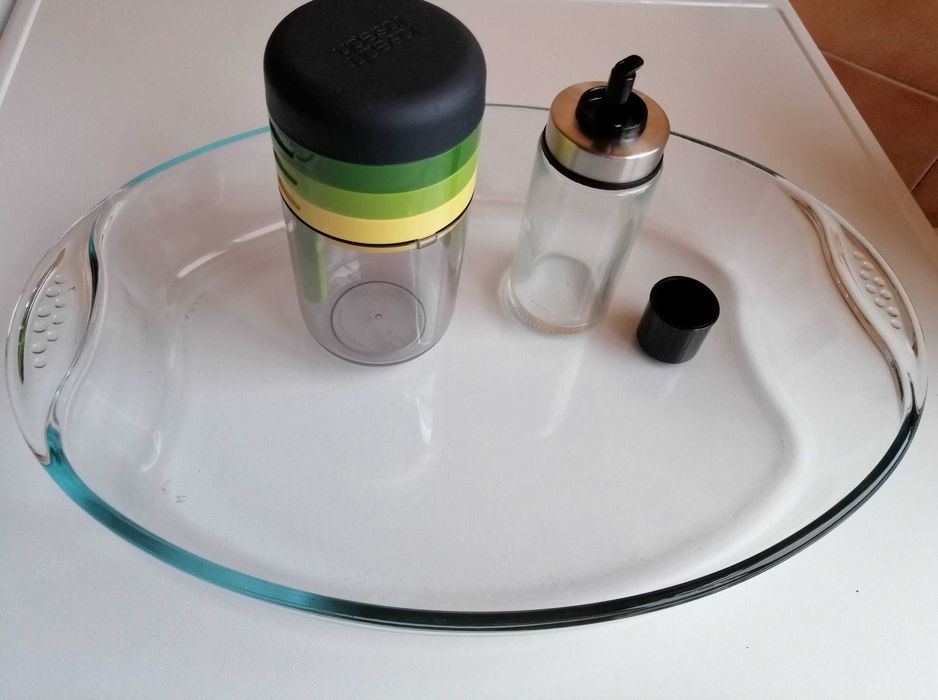 Pyrex, frasco recipente p/ azeite e Ralador SPIRO JOSEPH - Novo