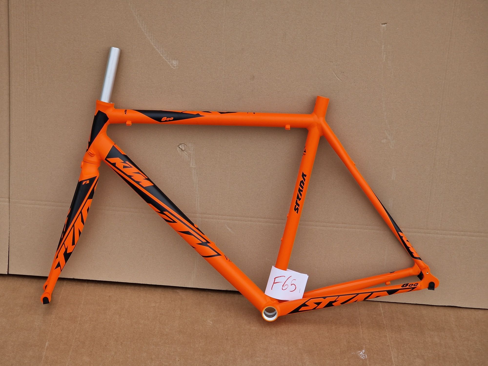 KTM STRADA 800 rama szosowa alu z widelcem 57 Faktura szosa FVAT F65