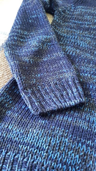 Светр (свитер) з капюшоном