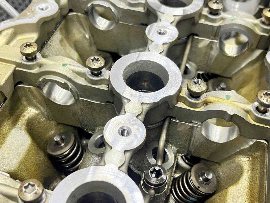 Головка блока циліндрів ліва права Audi Q7 4М 16–19 3.0 06E103792A