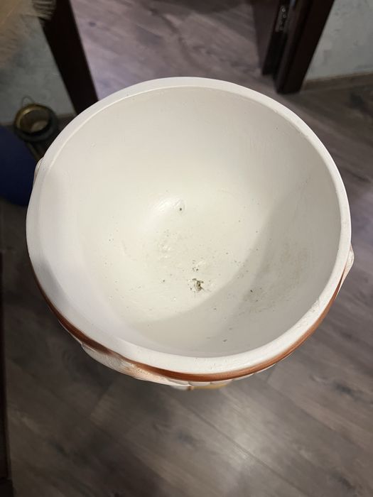 Декоративна підставка для квітів.