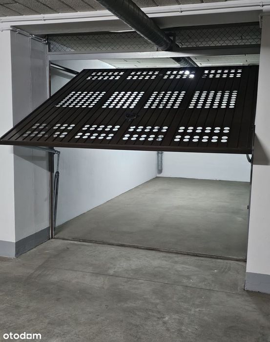 Komfortowy Garaż (18m2) ATANER - Serbska/Naramowicka