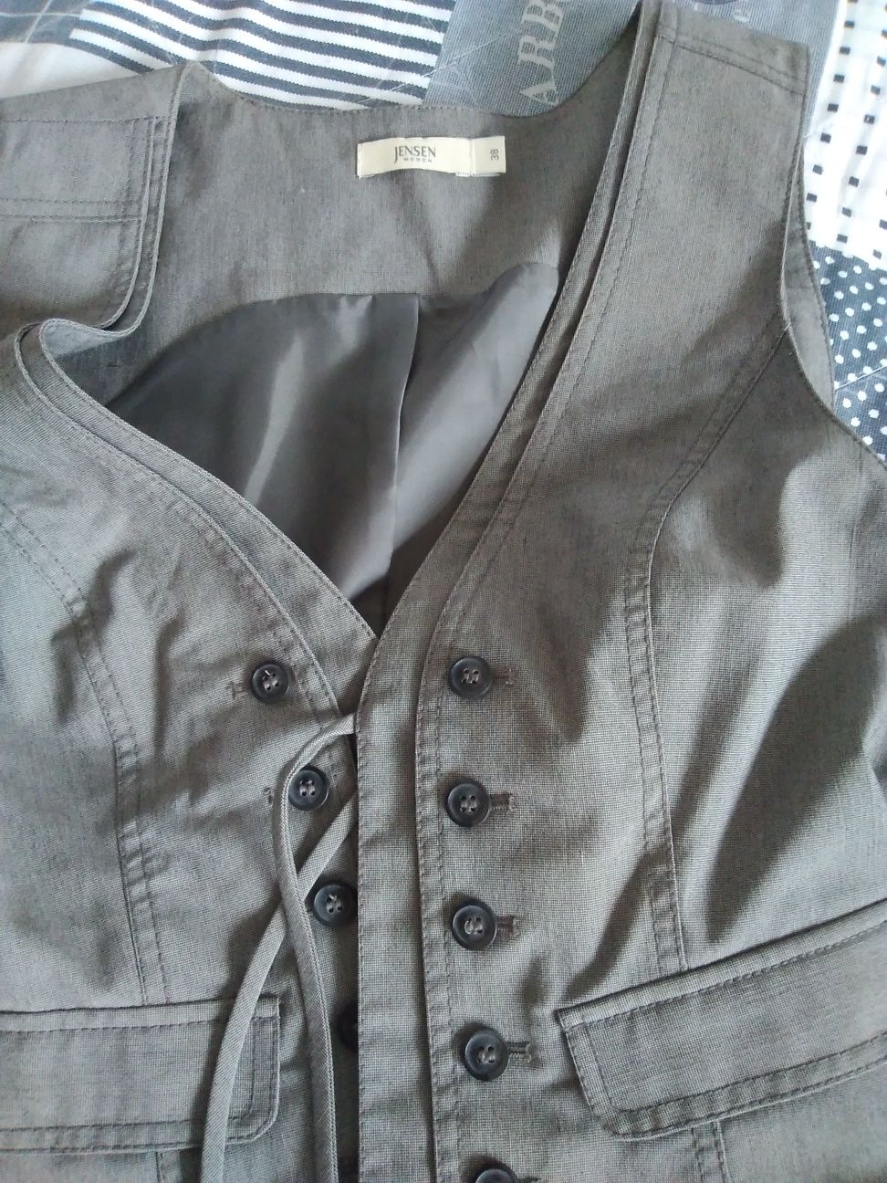 Kamizelka wiązana C&A r.40