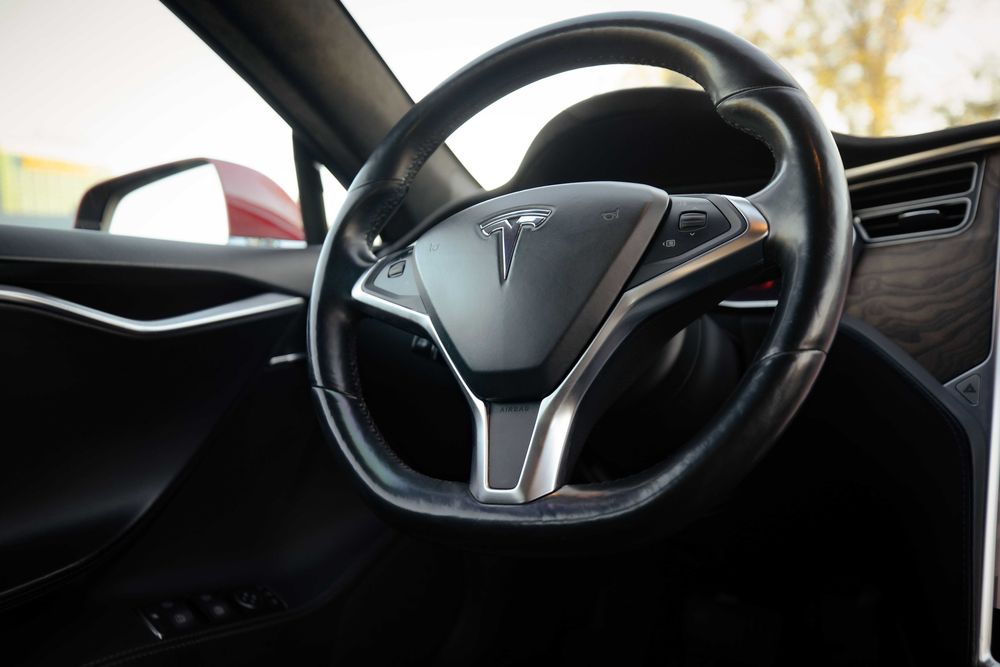 Продам Tesla Model S