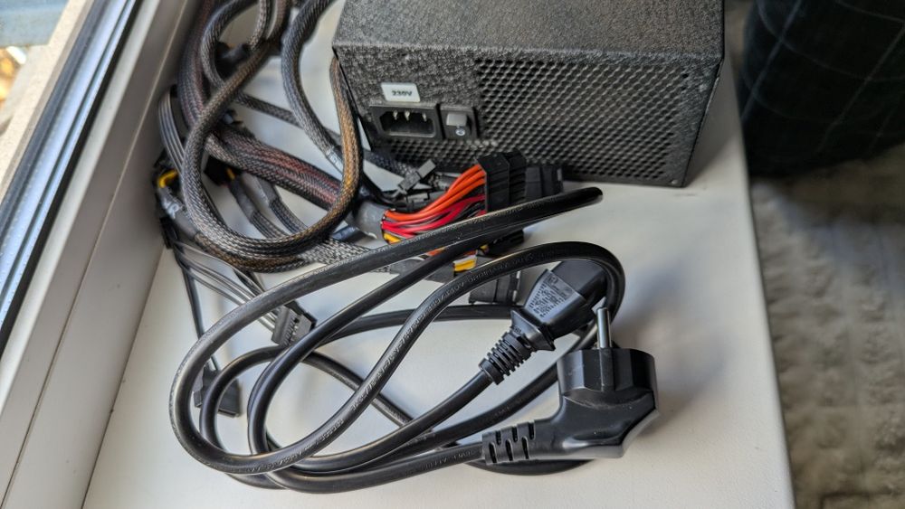 Блок живлення CHIEFTEC A-90 650w б/в