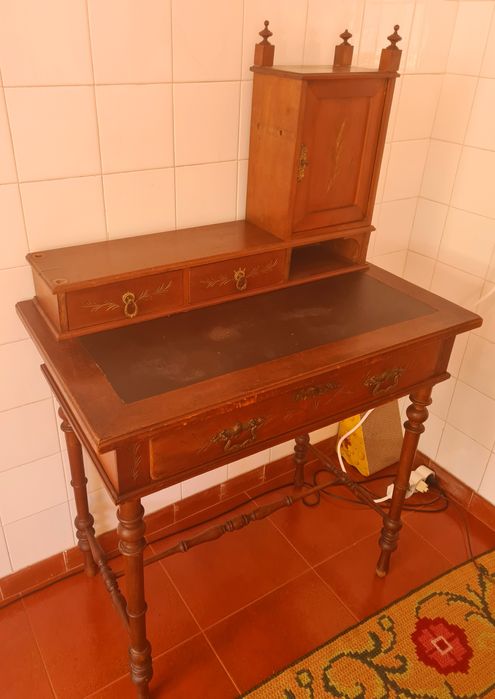 Pequena secretária
