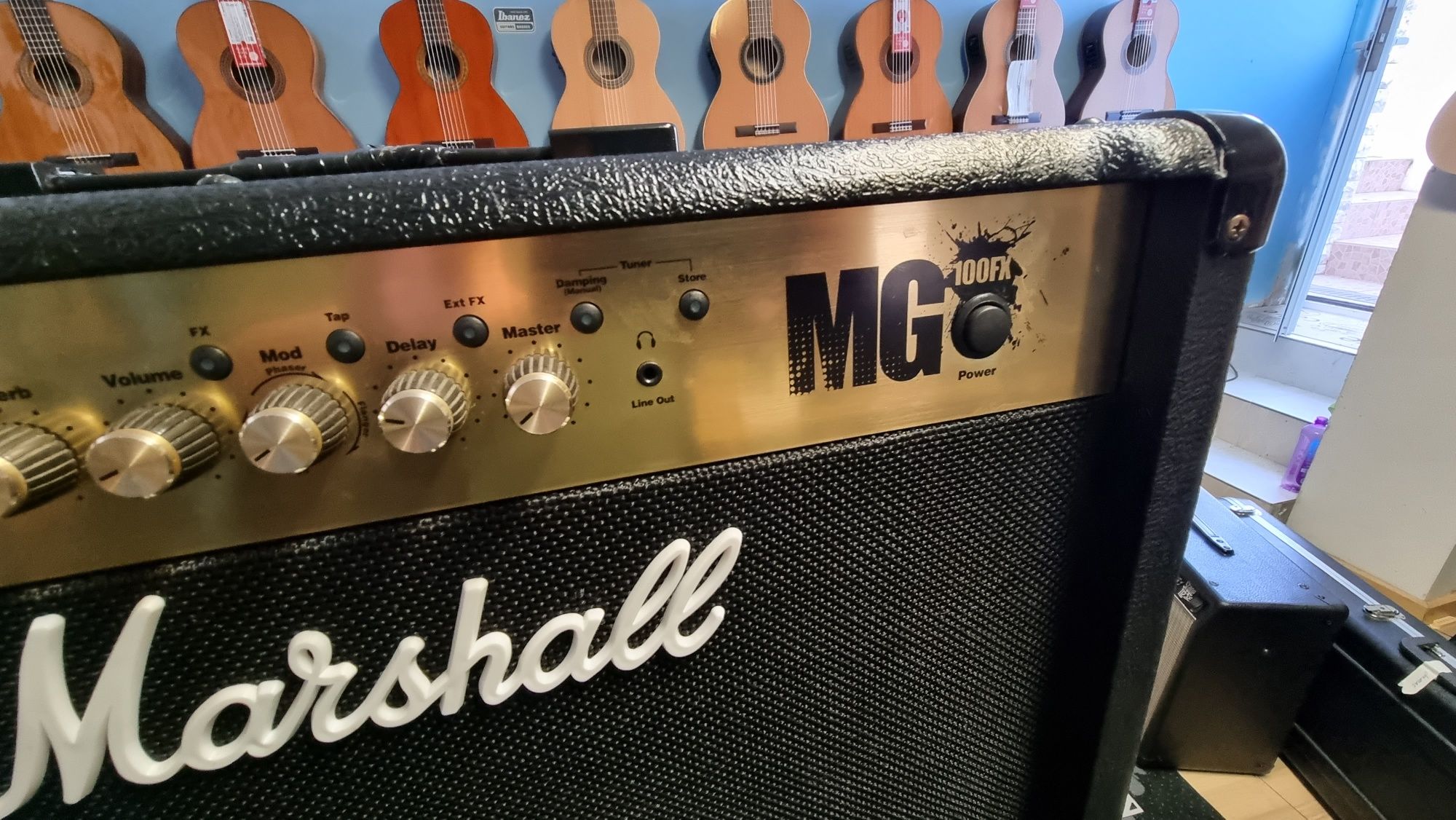 Amplificador de guitarra Marshall MG100FX Combo