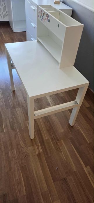 Biurko z nadstawka Ikea Pahl