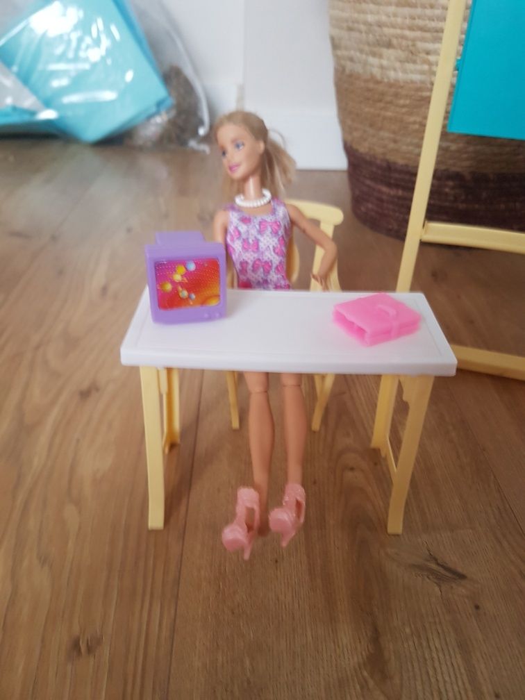 Zestaw szkoła Barbie