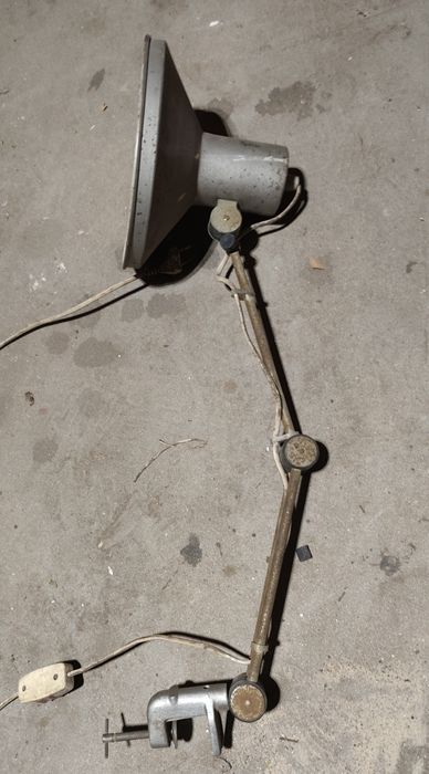 Stara lampa warsztatowa PRL.