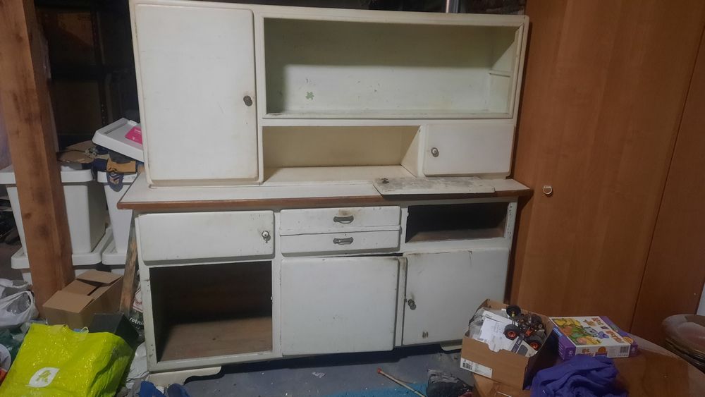 Kredens biały byfyj