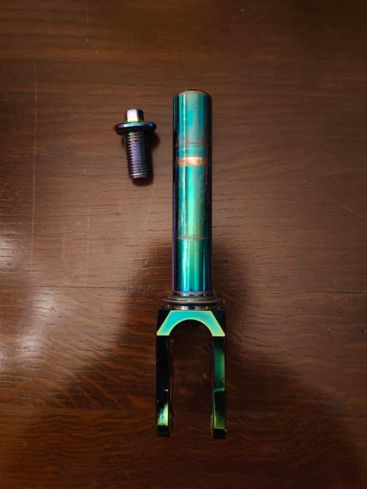 Widelec Root Industries Air HIC/SCS w kolorze Rocket Fuel