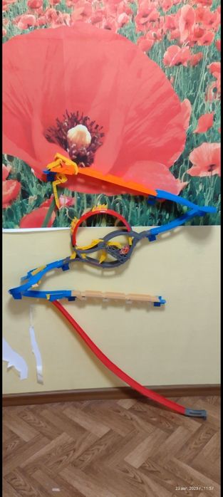 Трэк хот вилс ( настенный)