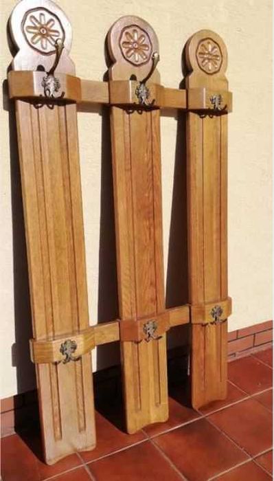 Wieszak stylowy dębowy deski ścienny wolnostojący gięty Fameg