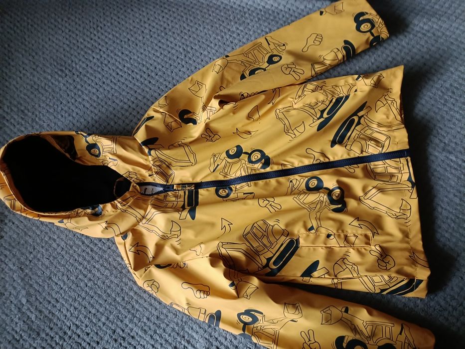 Kurtka przeciwdeszczowa chłopięca r. 134