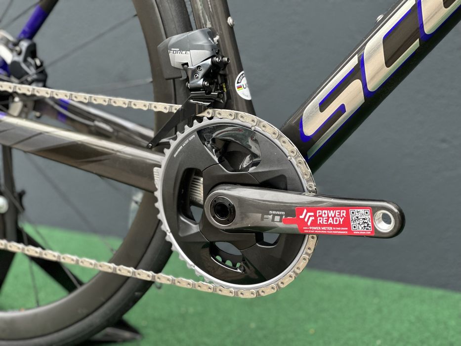 Karbonowy rower szosowy Scott Addict RC Sram Force AXS 12 Syncros r.54