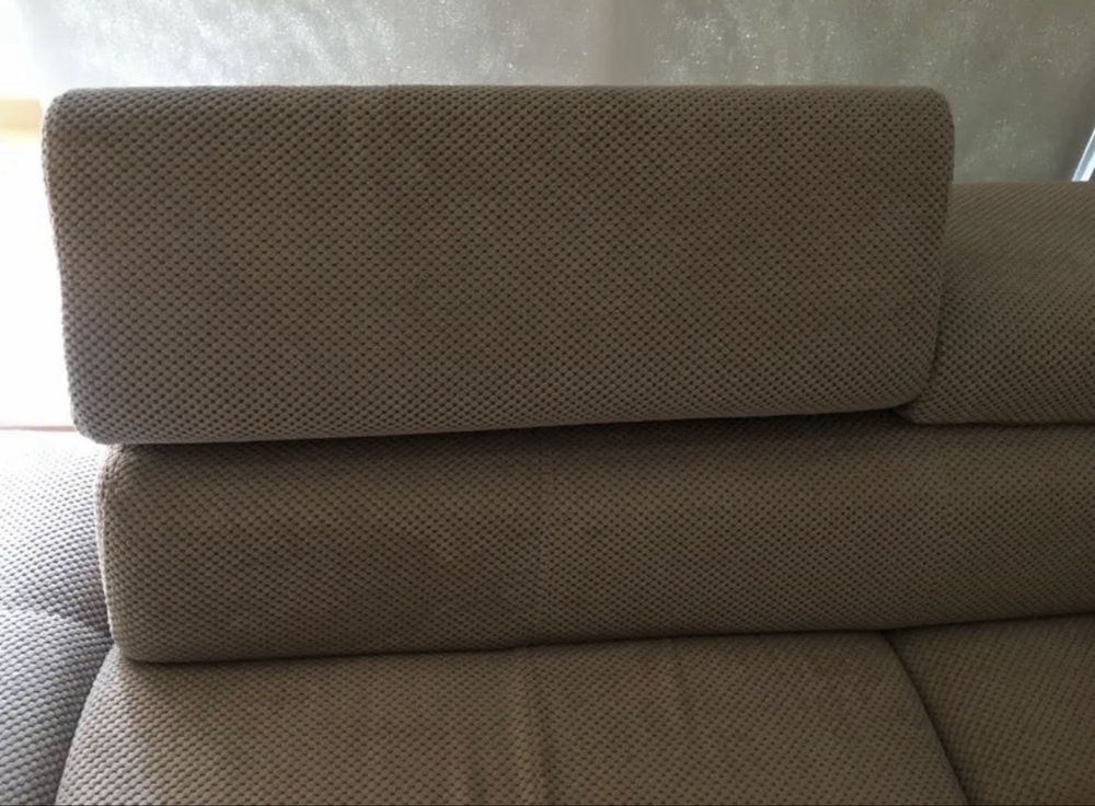 Vendo sofá com chaise long no lado esquerdo